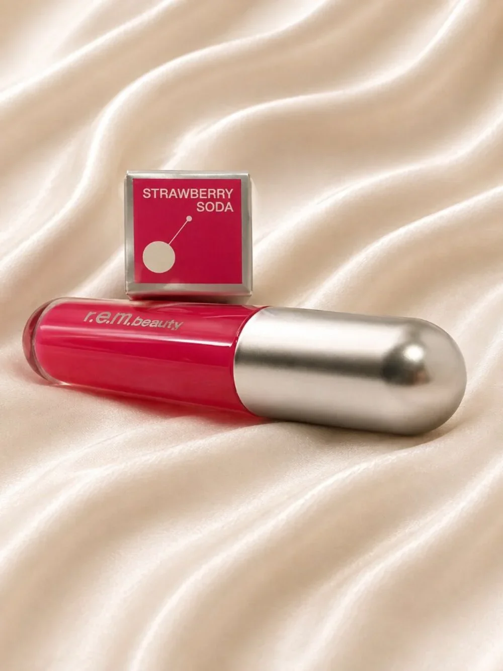 r.e.m. beauty Essential Drip Glossy Balm Strawberry Soda Lip Gloss